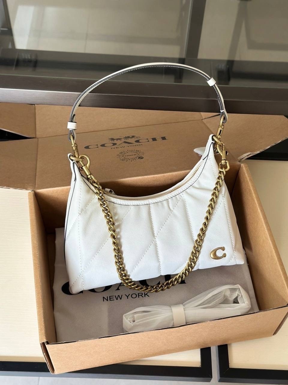 сумка coach,женская сумка coach,сумка с цепочкой,сумки на плечо,сумка через плечо coach