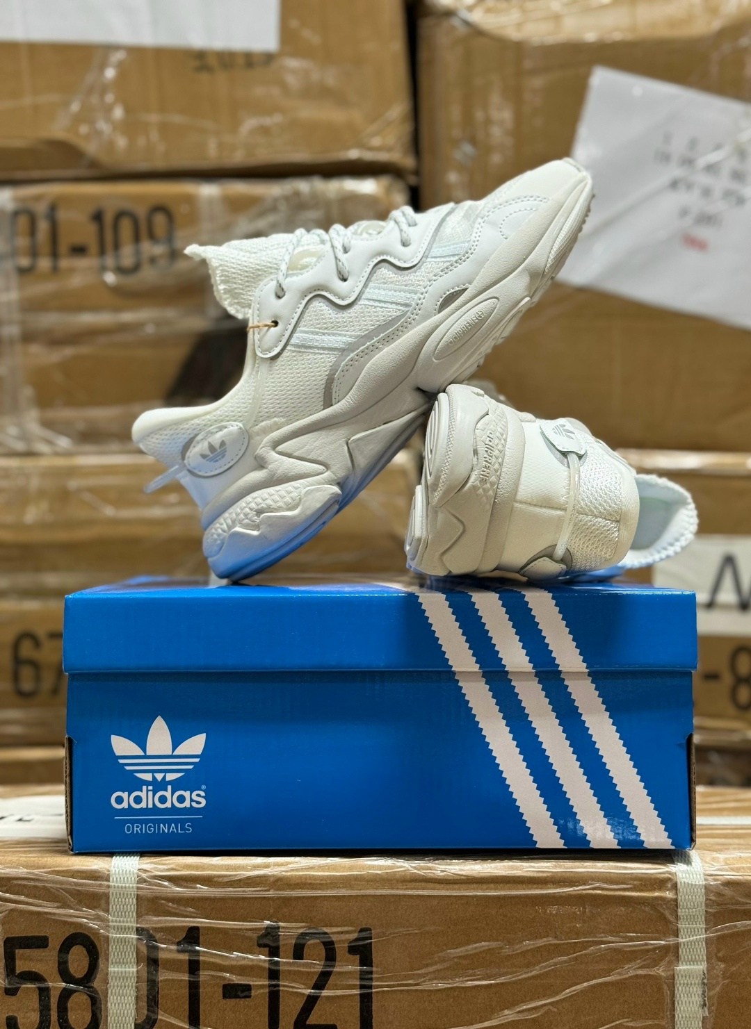 кроссовки adidas ozweego originals adidas цвет бежевый серый,кроссовки ozweego originals adidas,женские кроссовки adidas originals ozweego,женские кроссовки adidas ozweego,кроссовки adidas ozweego