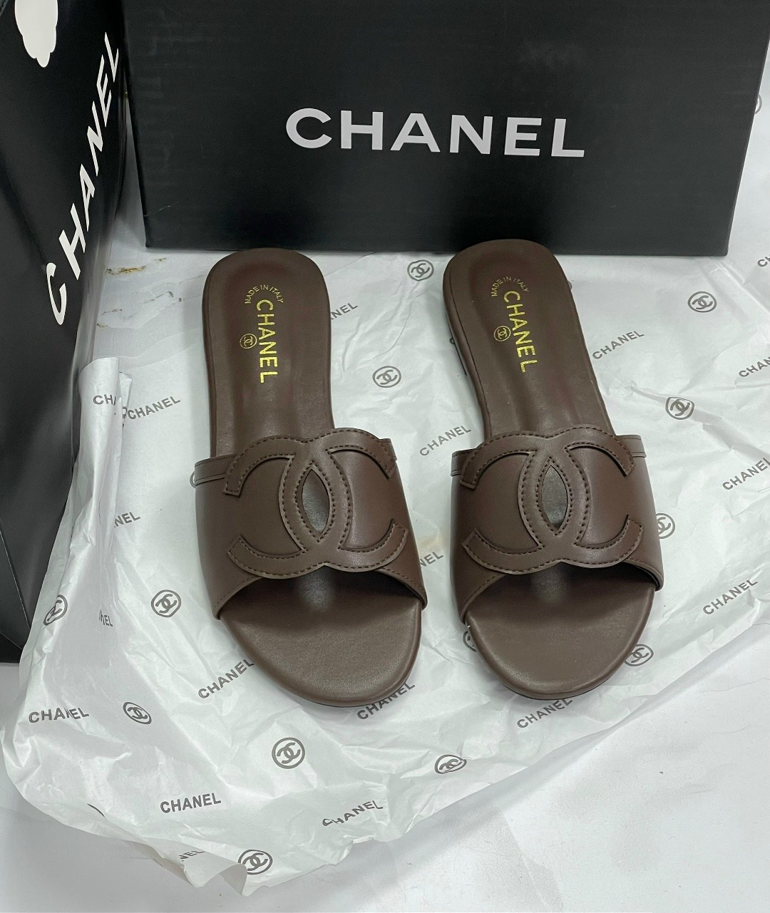 шлепанцы chanel,сандалии chanel,шлепки chanel,chanel slipper,chanel шлепанцы женские