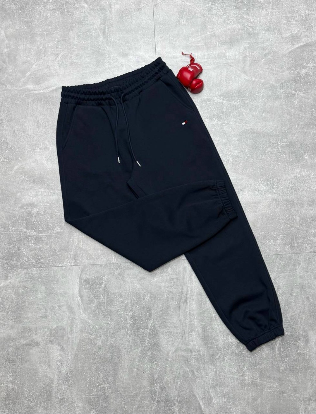 cпортивные брюки tommy hilfiger,спортивные штаны tommy hilfiger,брюки мужские tommy hilfiger,спортивные штаны,спортивные штаны на флисе мужские