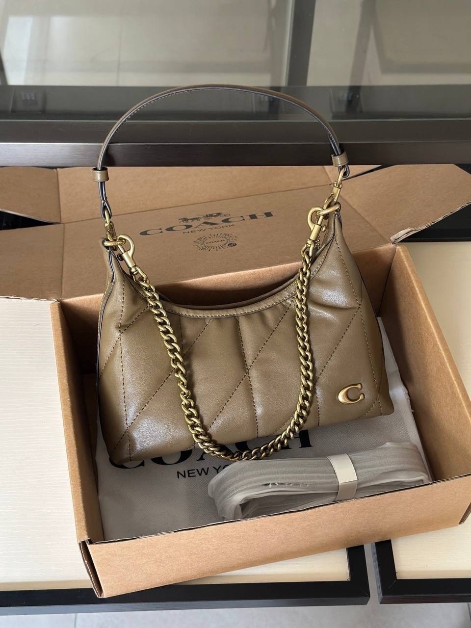 сумка coach,женская сумка coach,сумка с цепочкой,сумки на плечо,сумка через плечо coach