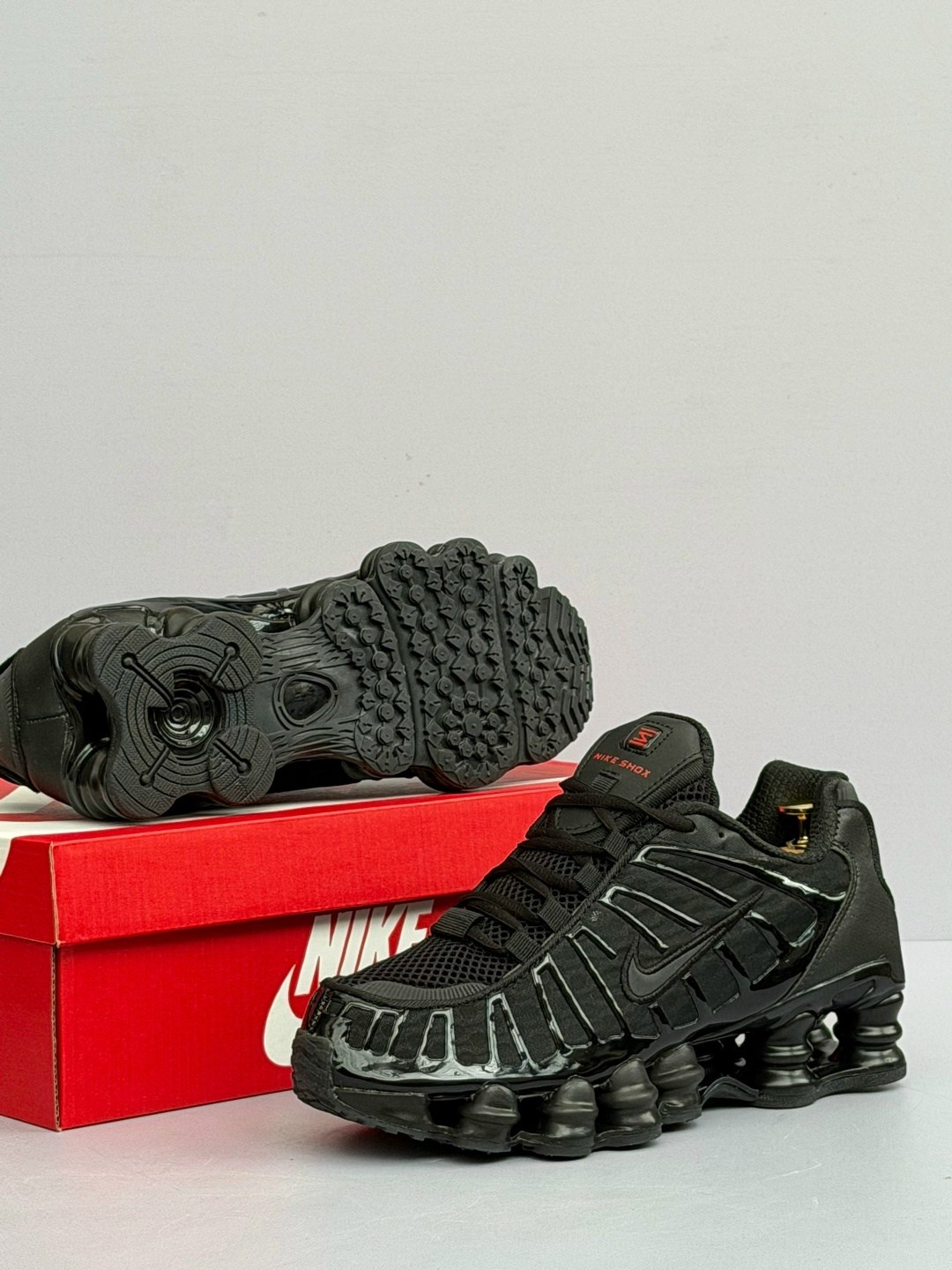 кроссовки nike shox tl,nike shox tl black,кроссовки nike shox tl черные,кроссовки nike shox,мужские кроссовки nike shox tl av3595-002