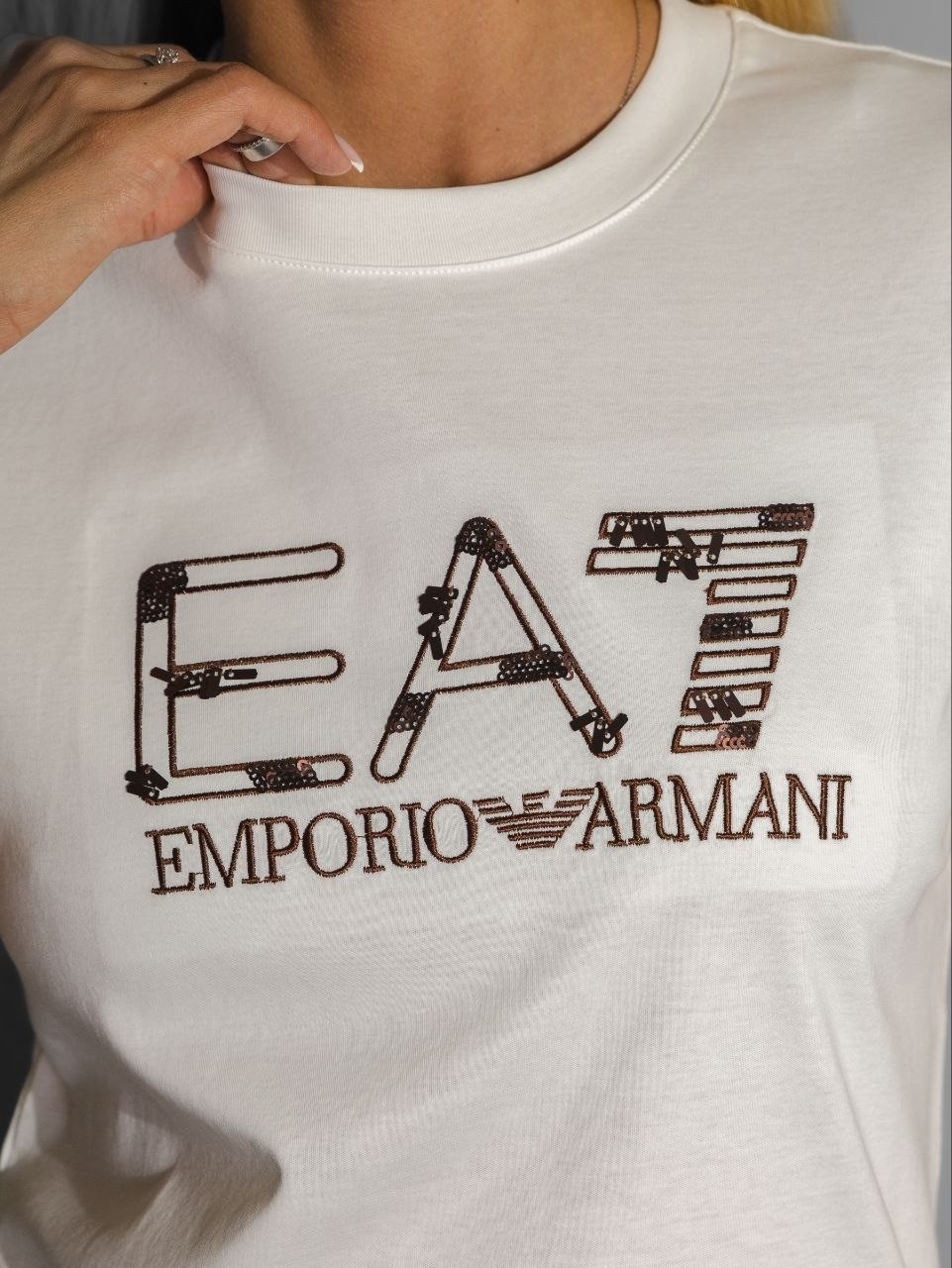 женская футболка,emporio armani футболка,футболке,футболки с принтом,футболки и топы