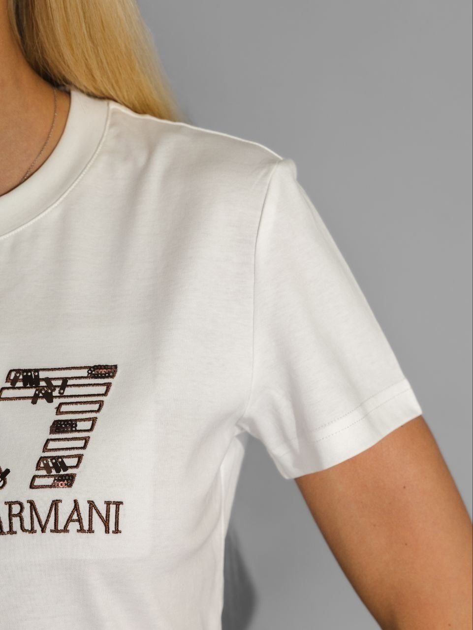 женская футболка,emporio armani футболка,футболке,футболки с принтом,футболки и топы