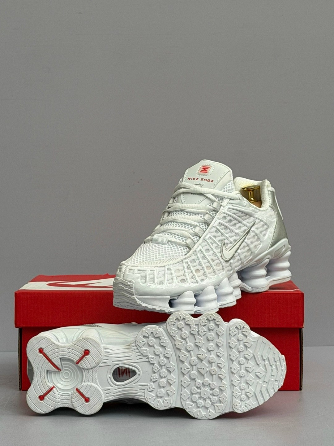 nike shox tl white metallic silver,кроссовки nike shox tl,кроссовки nike shox tl для бега белые мужские женские,кроссовки nike shox tl white metallic silver,кроссовки унисекс nike shox tl белые