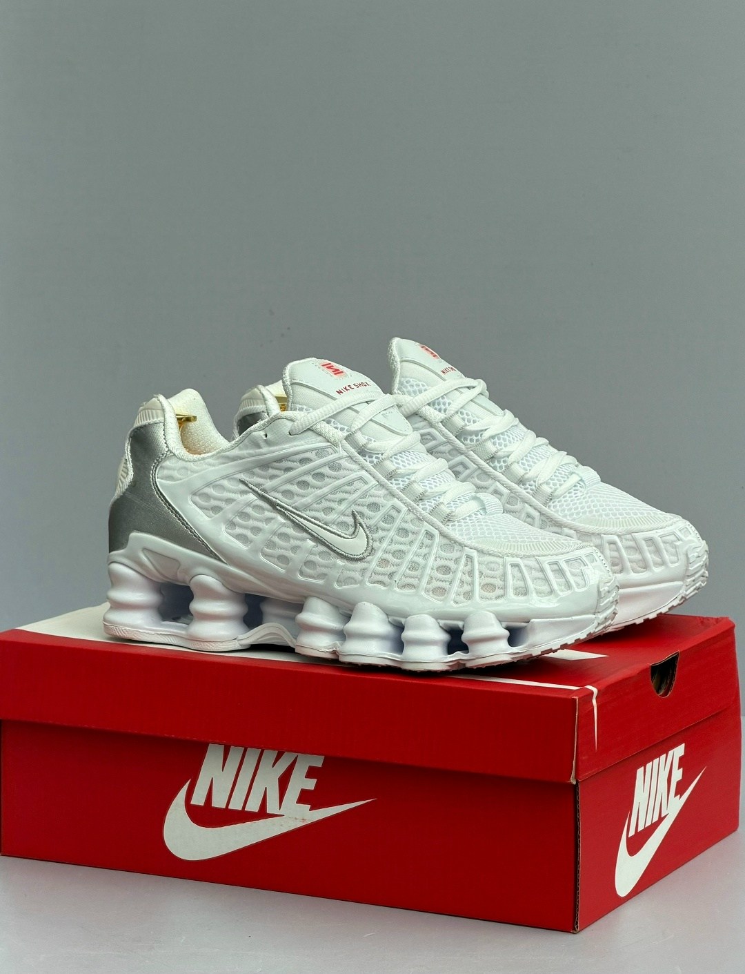 nike shox tl white metallic silver,кроссовки nike shox tl,кроссовки nike shox tl для бега белые мужские женские,кроссовки nike shox tl white metallic silver,кроссовки унисекс nike shox tl белые