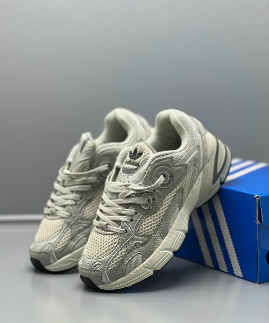 кроссовки adidas,кроссовки,кроссовки мужские женские adidas,кроссовки ozweego originals adidas,женские кроссовки adidas ozweego