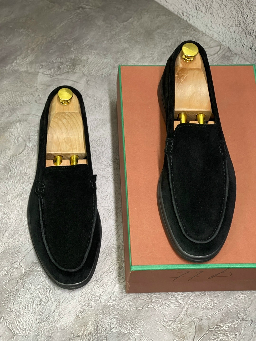 лоферы из натуральной замши loro piana,лоферы loro piana мужские,лоферы loro piana,лоферы замшевые мужские,