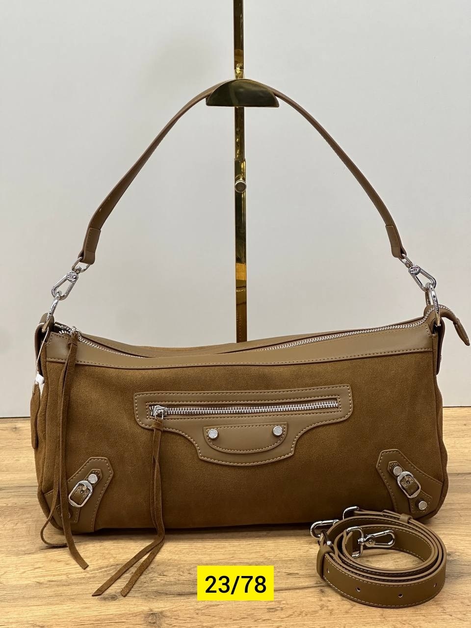 сумка женская balenciaga,le cagole xs черная женская кожаная сумка через плечо balenciaga,сумки balenciaga,сумки баленсиага уродливая,le cagole маленькая черная женская кожаная сумка на плечо balencia