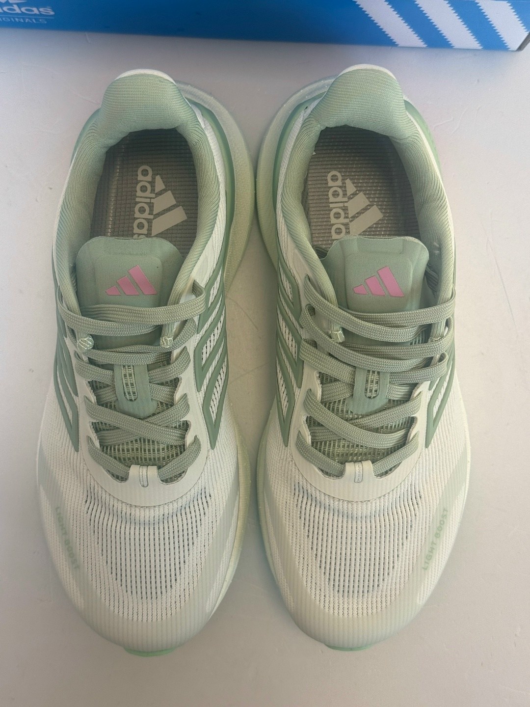 кроссовки adidas,кроссовки женские adidas,кроссовки мужские женские adidas,кроссовки для бега adidas supernova,кроссовки