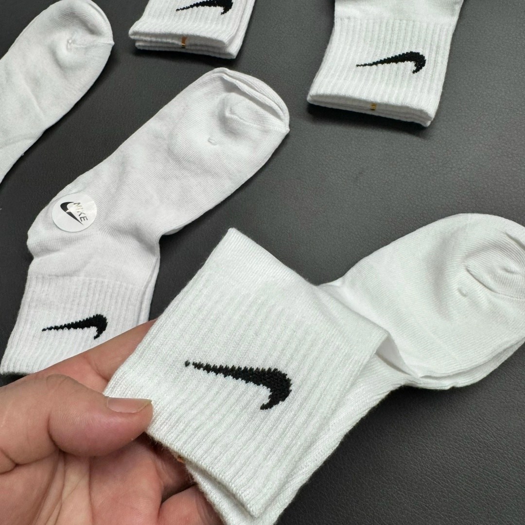 носки комплект,комплект носков nike,комплект носков женских nike sport socks белых 36-41,носки короткие спортивные комплект,носки найк средней длины