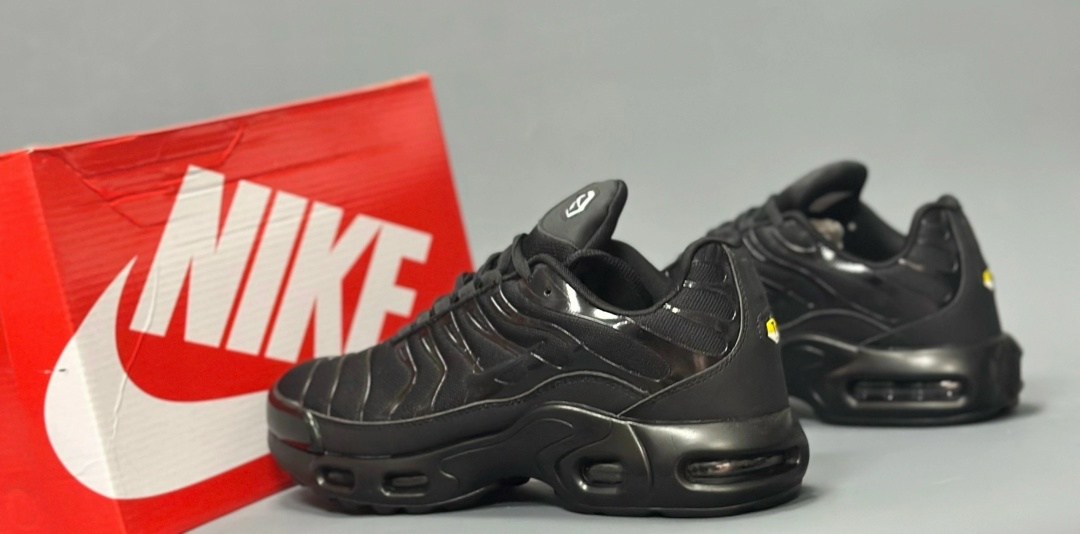 кроссовки nike air max tn plus,кроссовки мужские nike air max tn plus,nike air max tn plus black,nike air max plus tn,nike air max tn plus черные