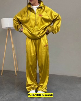 Костюм