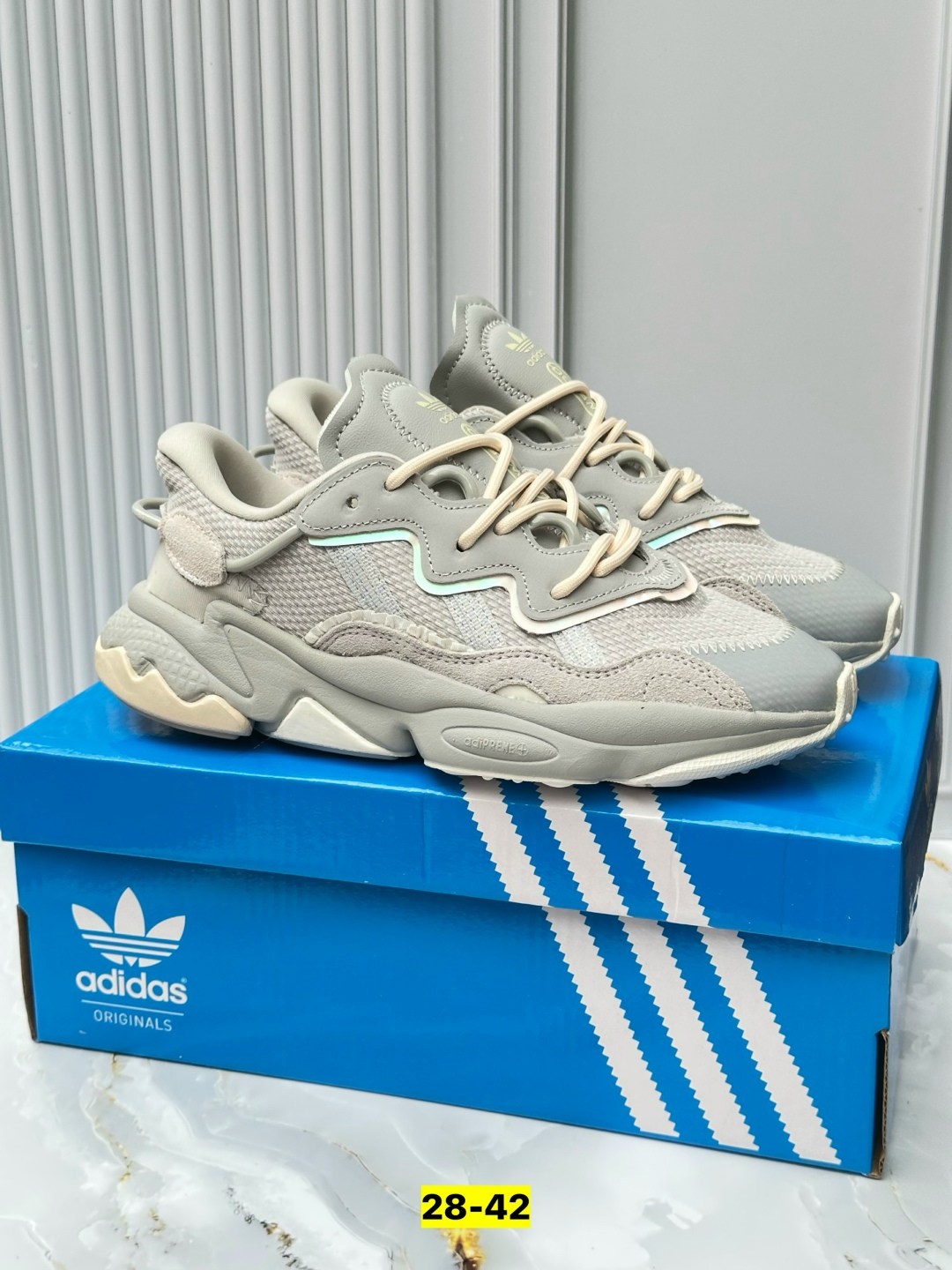 кроссовки adidas ozweego,кроссовки ozweego originals adidas,женские кроссовки adidas ozweego,кроссовки adidas,кроссовки adidas ozweego originals adidas цвет бежевый серый