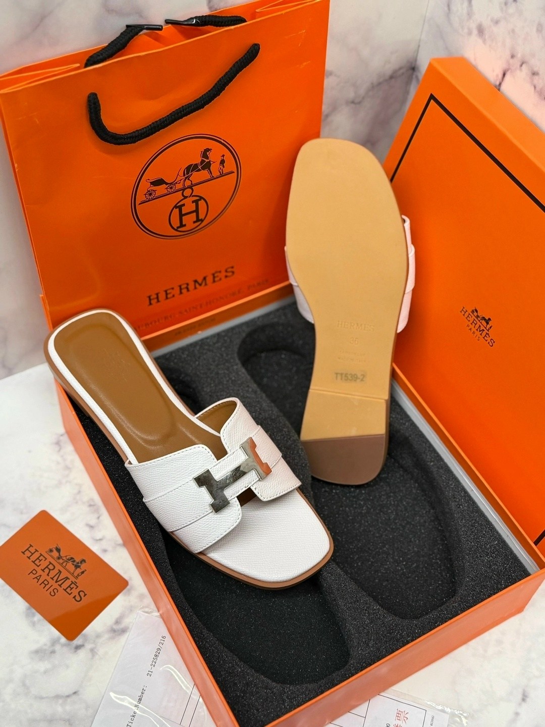 шлепанцы hermes,шлепки hermes женские,шлепки hermes 2026,босоножки hermes,босоножки женские hermes