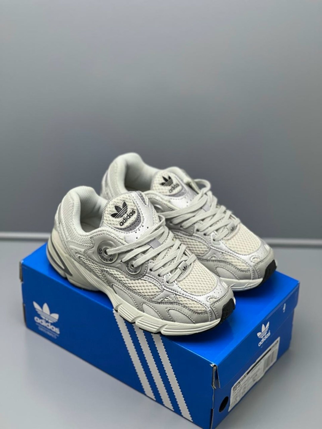 кроссовки adidas,кроссовки,кроссовки мужские женские adidas,кроссовки ozweego originals adidas,женские кроссовки adidas ozweego
