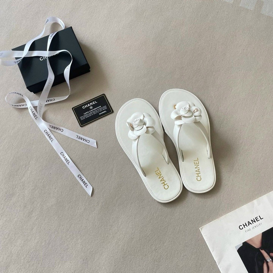 шлепанцы chanel,,шлепанцы женские,босоножки chanel,тапочки модные