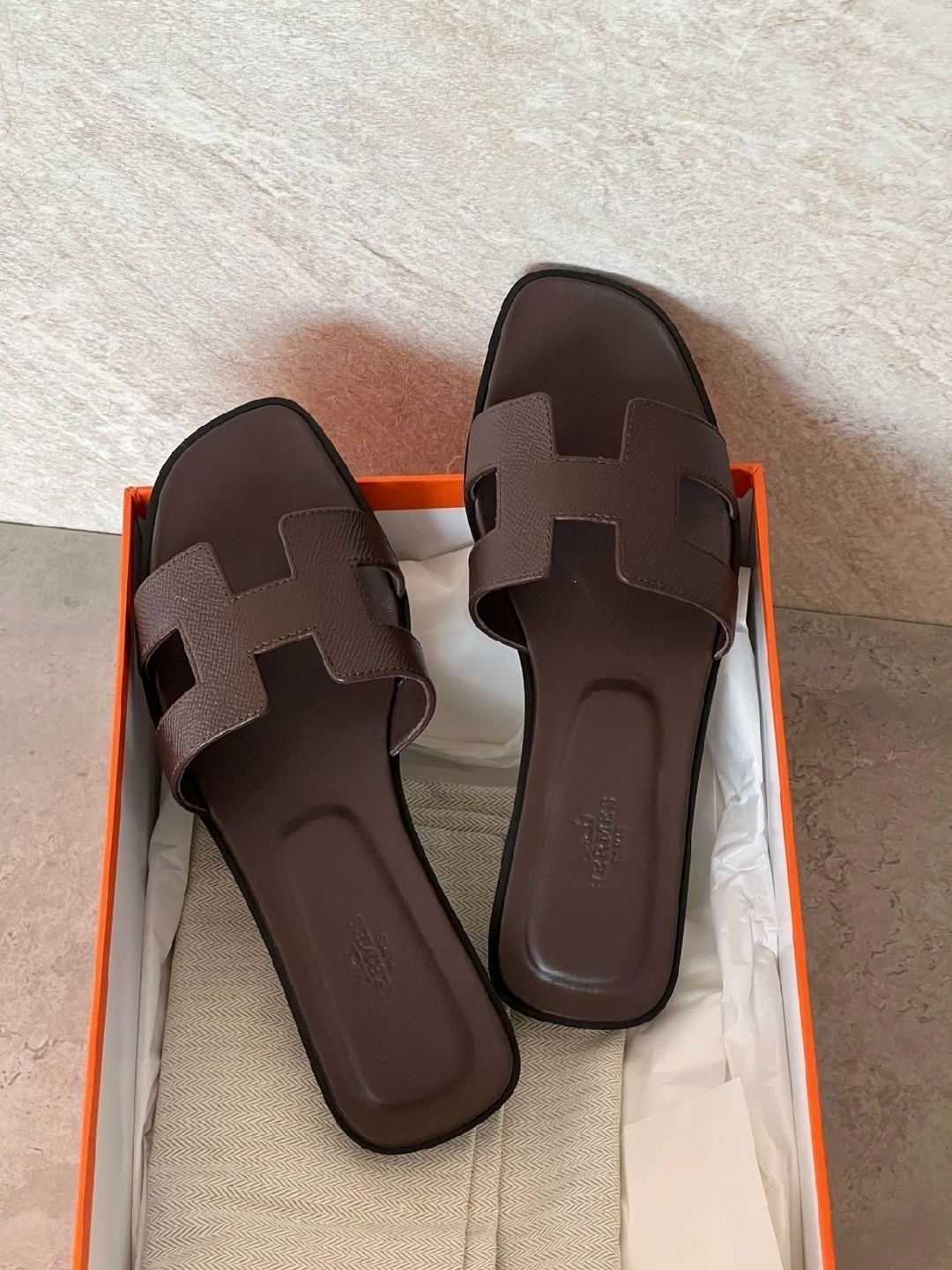шлепанцы hermes,женские кожаные шлепки hermes oran коричневые,шлепки hermes женские,шлепки эрмес оран,шлепки hermes