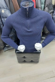 Свитер