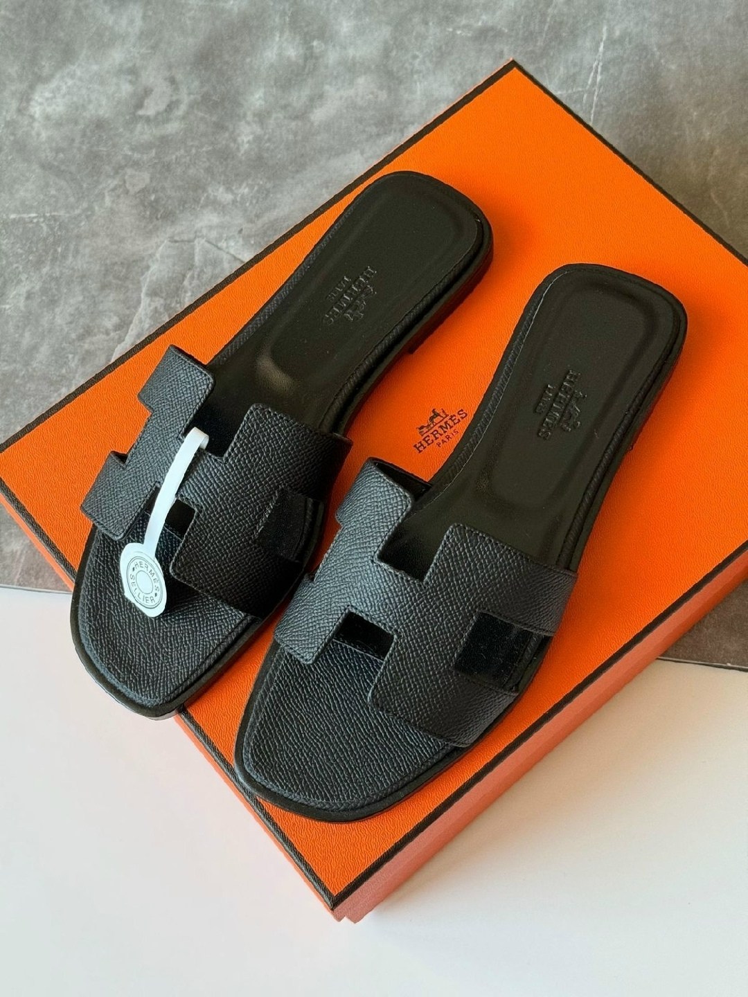 шлепанцы hermes,женские кожаные шлепки hermes oran коричневые,шлепки hermes женские,шлепки эрмес оран,шлепки hermes