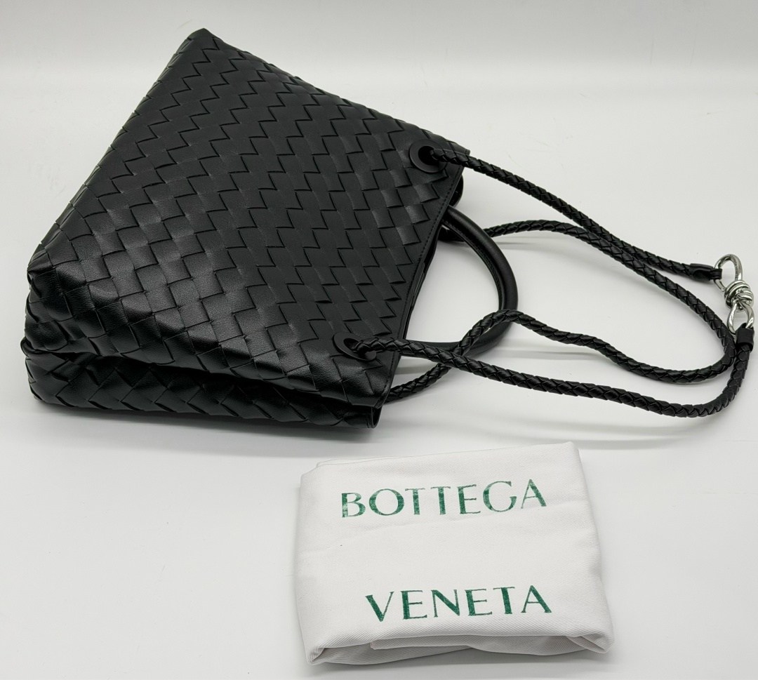 женская сумка bottega veneta,сумка bottega veneta,черная женская сумка bottega veneta,черная кожаная сумка bottega veneta andiamo medium,женская сумка-тоут bottega veneta