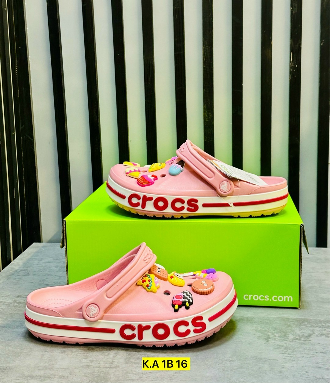 шлепанцы крокс,кроксы ,кроксы 2026,crocs jibbitz charms,кроксы женские