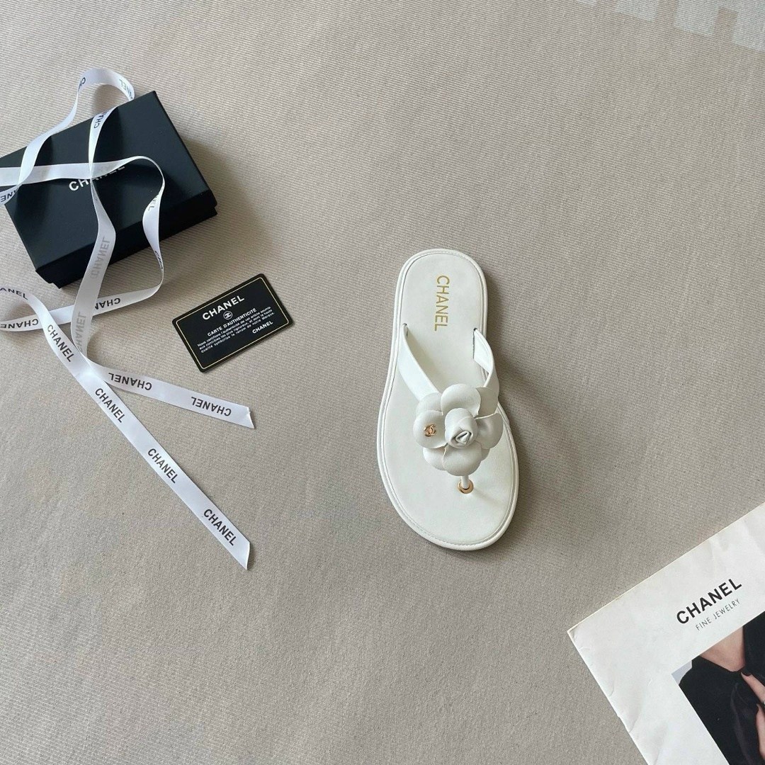 шлепанцы chanel,,шлепанцы женские,босоножки chanel,тапочки модные