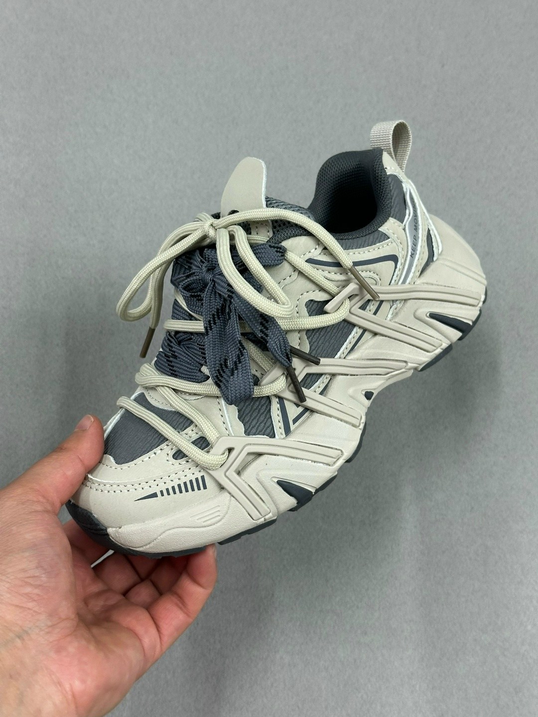кроссовки balenciaga,balenciaga track 2,кроссовки balenciaga track 2,массивные кроссовки,мужские кроссовки balenciaga track белые с серым