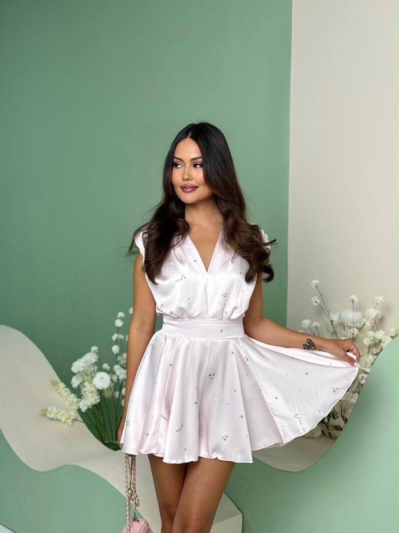девушка,эскорт девушка,красота девушек,dress,lace dress
