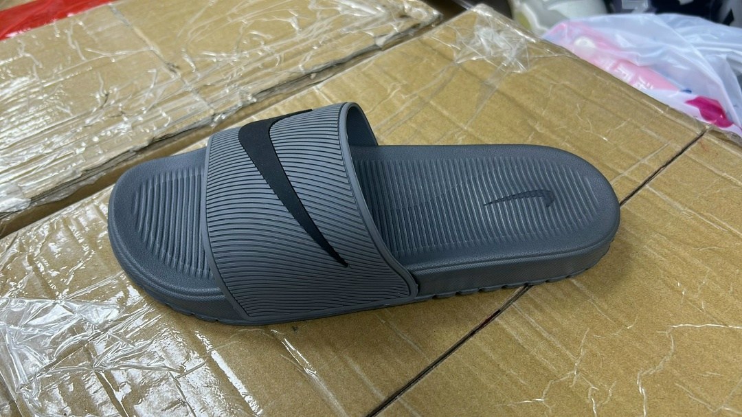 сланцы adidas,adidas adilette comfort,шлепки adidas мужские,шлепки адидас,шлепанцы мужские adidas adilette comfort