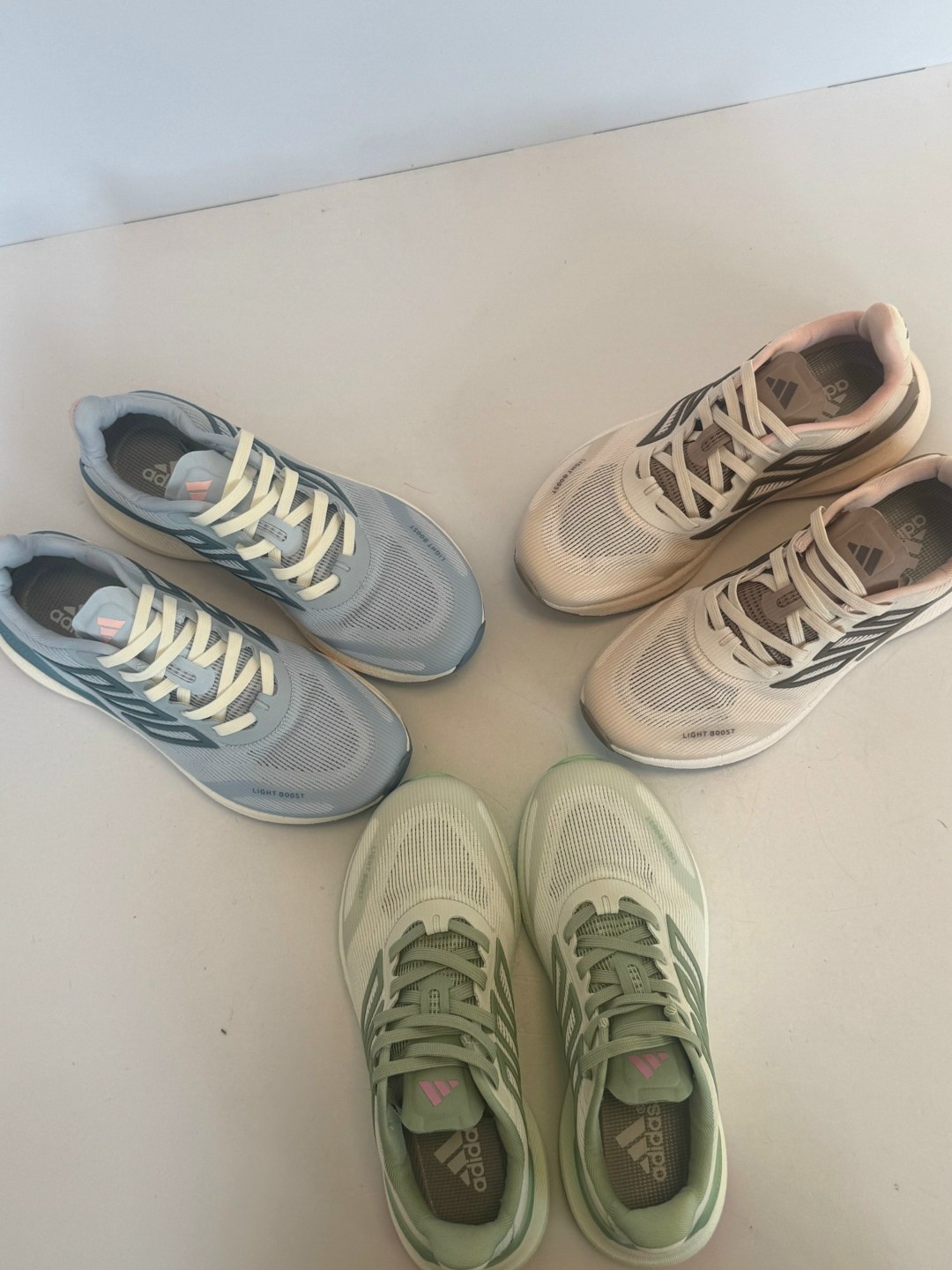 кроссовки adidas,кроссовки,кроссовки женские adidas,кроссовки для бега,кроссовки женскиe