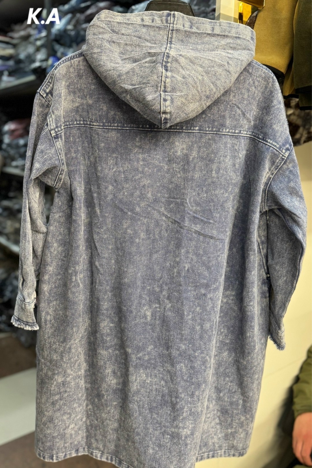 мужская джинсовая куртка с капюшоном,куртка джинсовая,джинсовая куртка с капюшоном,мужская джинсовая куртка,одежда с капюшоном