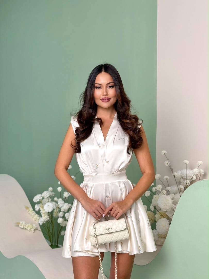 девушка,эскорт девушка,красота девушек,dress,lace dress