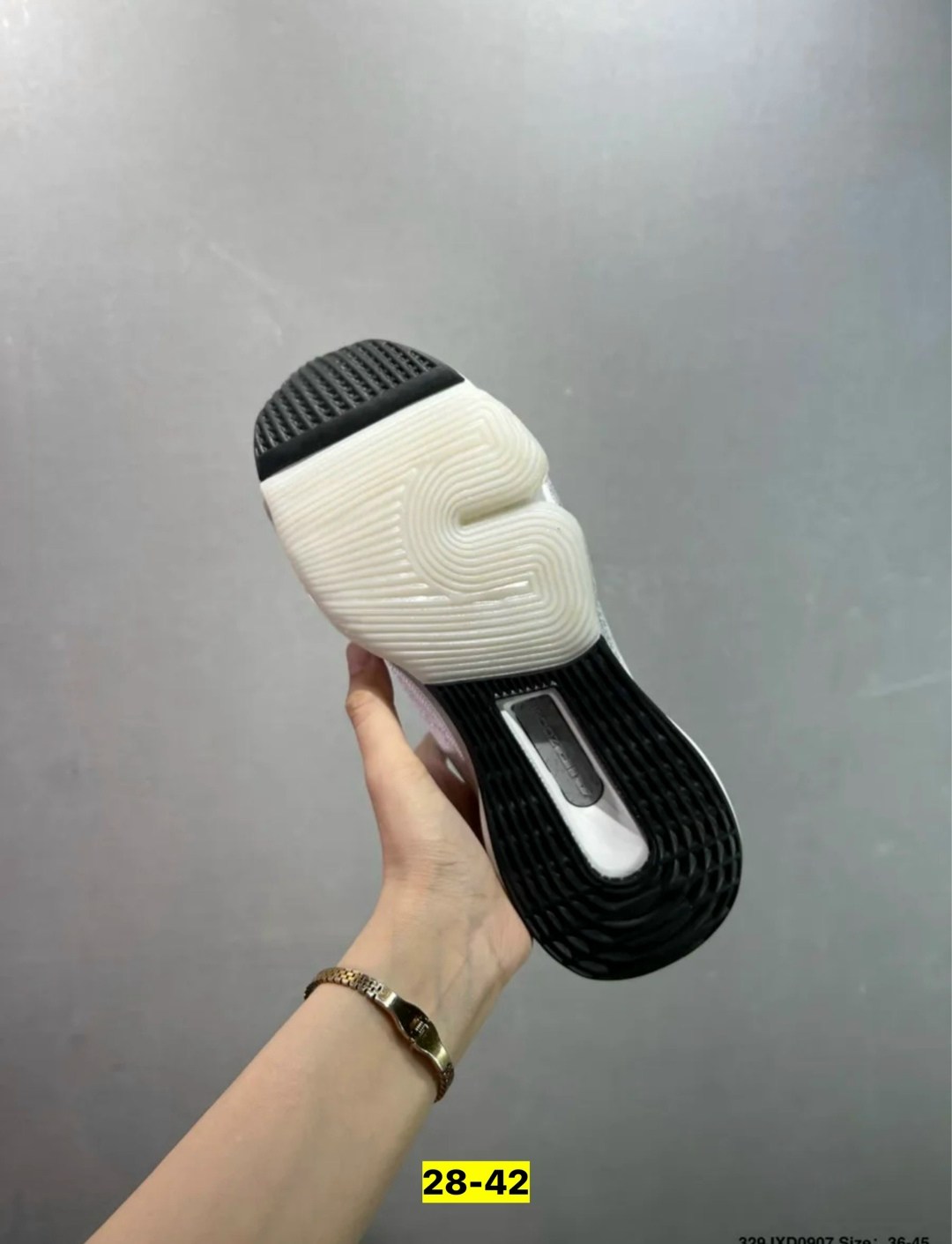 кроссовки,кроссовки женскиe,кроссовки nike,кроссовки взрослые,повседневные кроссовки