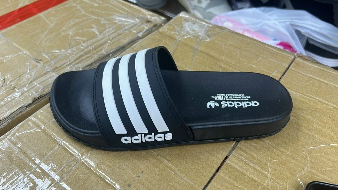 сланцы adidas,adidas adilette comfort,шлепки adidas мужские,шлепки адидас,шлепанцы мужские adidas adilette comfort