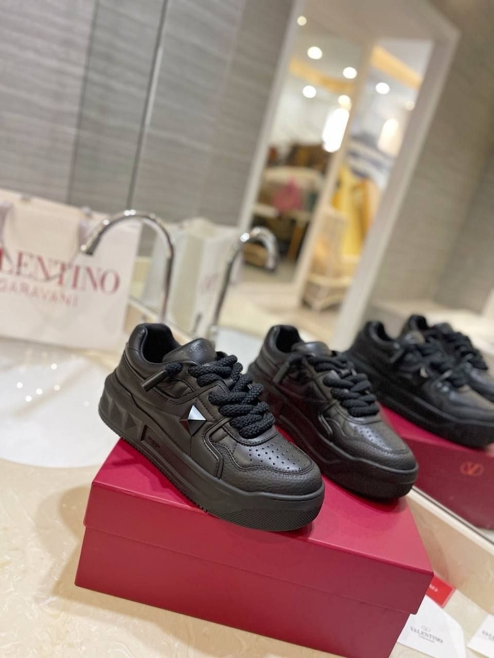 кроссовки valentino женские,valentino кроссовки,,кроссовки валентино мужские,кроссовки мужские женские