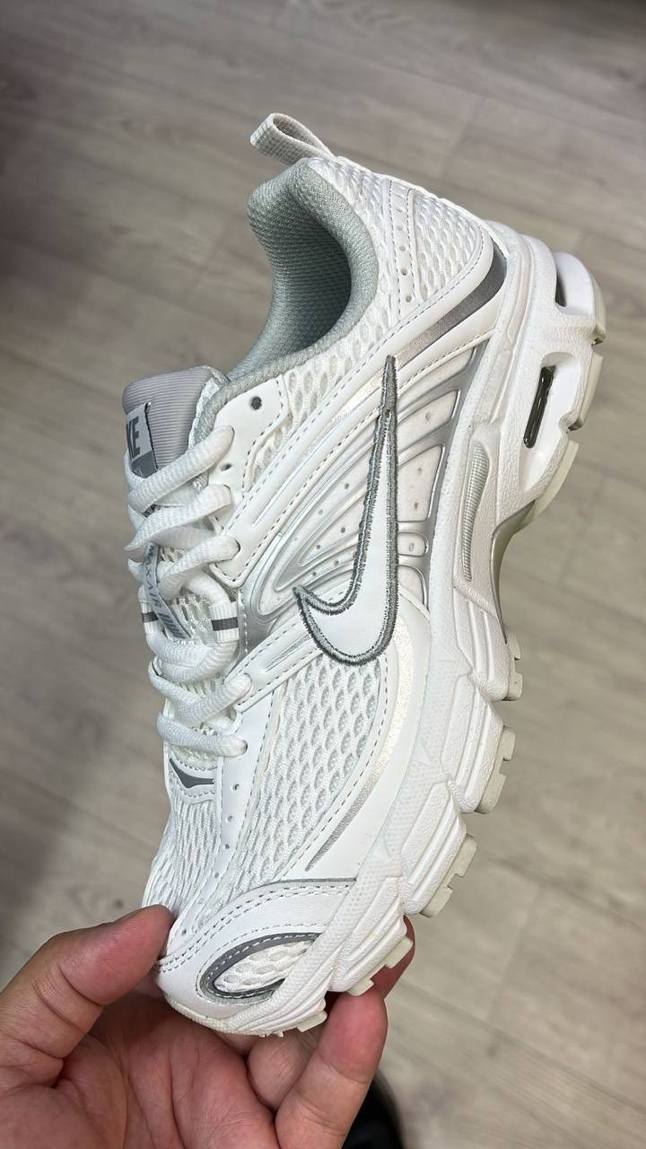 кроссовки nike zoom vomero 5,nike zoom vomero 5 triple black,nike zoom vomero 5,кроссовки nike,кроссовки nike air zoom vomero 5