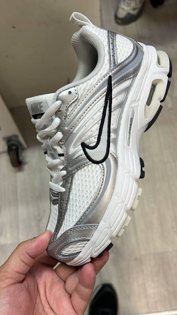 кроссовки nike zoom vomero 5,nike zoom vomero 5 triple black,nike zoom vomero 5,кроссовки nike,кроссовки nike air zoom vomero 5
