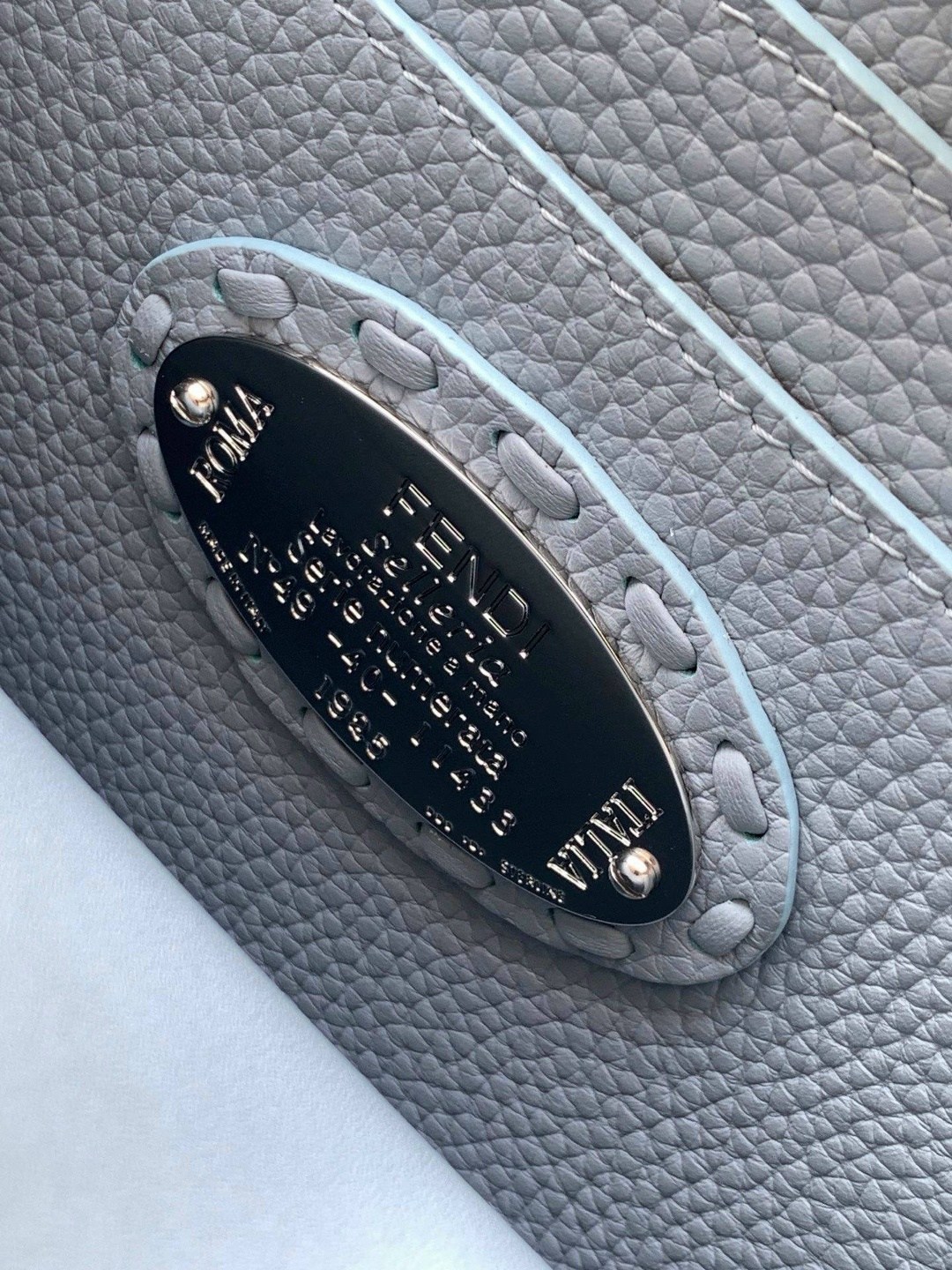 fendi сумка,fendi сумка на плечо,женская сумка fendi,сумка,сумка fendi peekaboo