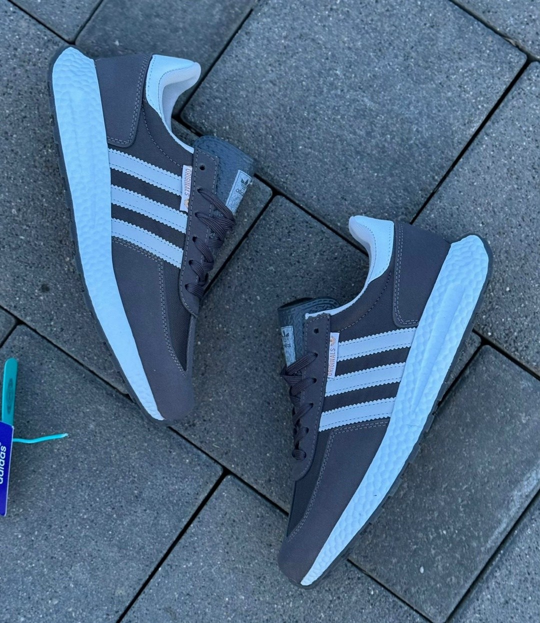 кроссовки adidas,кроссовки мужские adidas,кроссовки adidas iniki,,кроссовки адидас белые с черными полосками