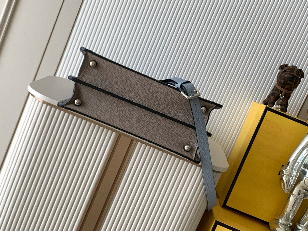 fendi сумка,fendi сумка на плечо,женская сумка fendi,сумка,сумка fendi peekaboo