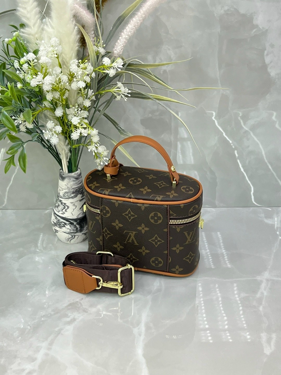 косметичка louis vuitton,косметичка луи виттон,сумка косметичка louis vuitton,louis vuitton сумка,косметичка стильная