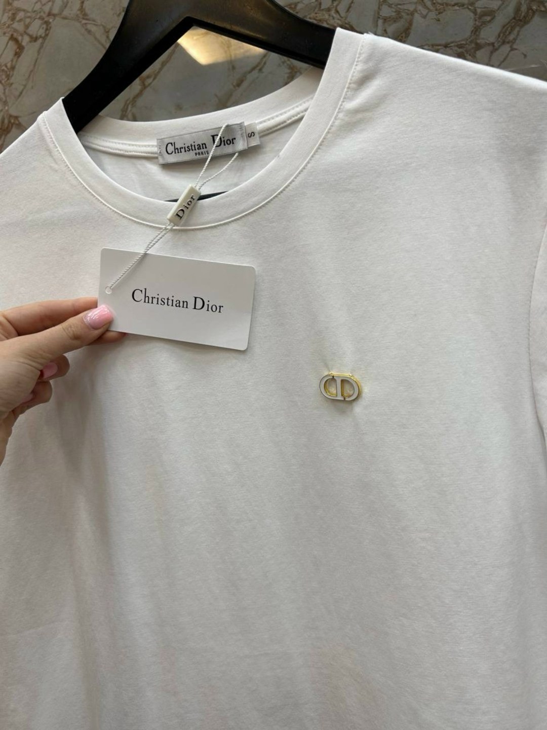 футболка dior,футболка christian dior,красная футболка,брендовые вещи,диор футболка