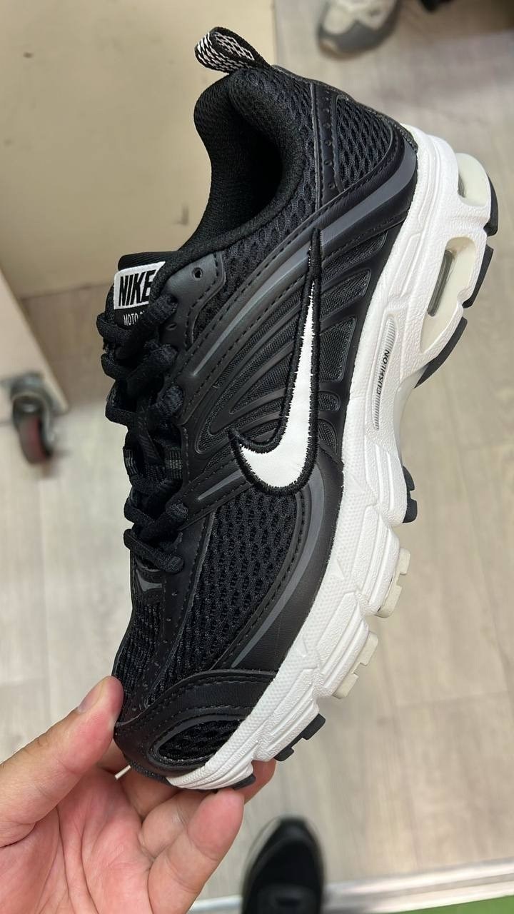 кроссовки nike zoom vomero 5,nike zoom vomero 5 triple black,nike zoom vomero 5,кроссовки nike,кроссовки nike air zoom vomero 5