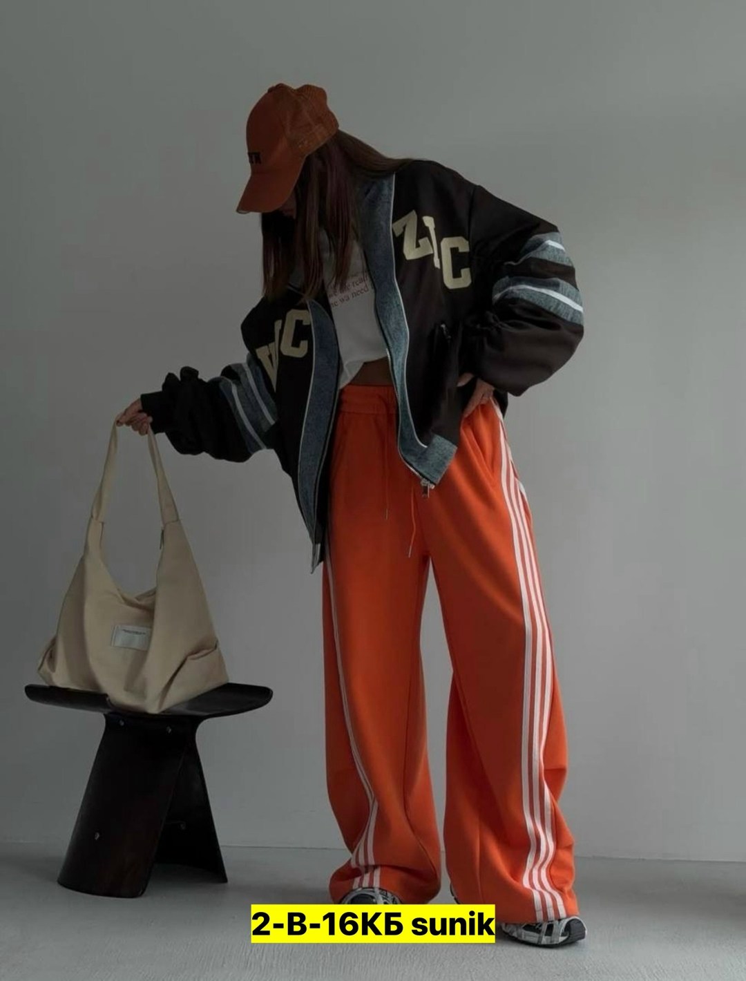 adidas originals спортивные брюки,адидас штаны с красными полосками,штаны адидас,спортивные штаны адидас,спортивные штаны адидас красные
