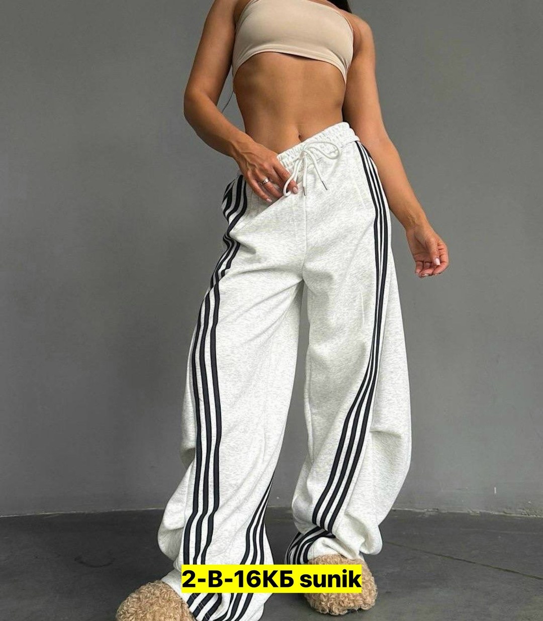 adidas originals спортивные брюки,адидас штаны с красными полосками,штаны адидас,спортивные штаны адидас,спортивные штаны адидас красные