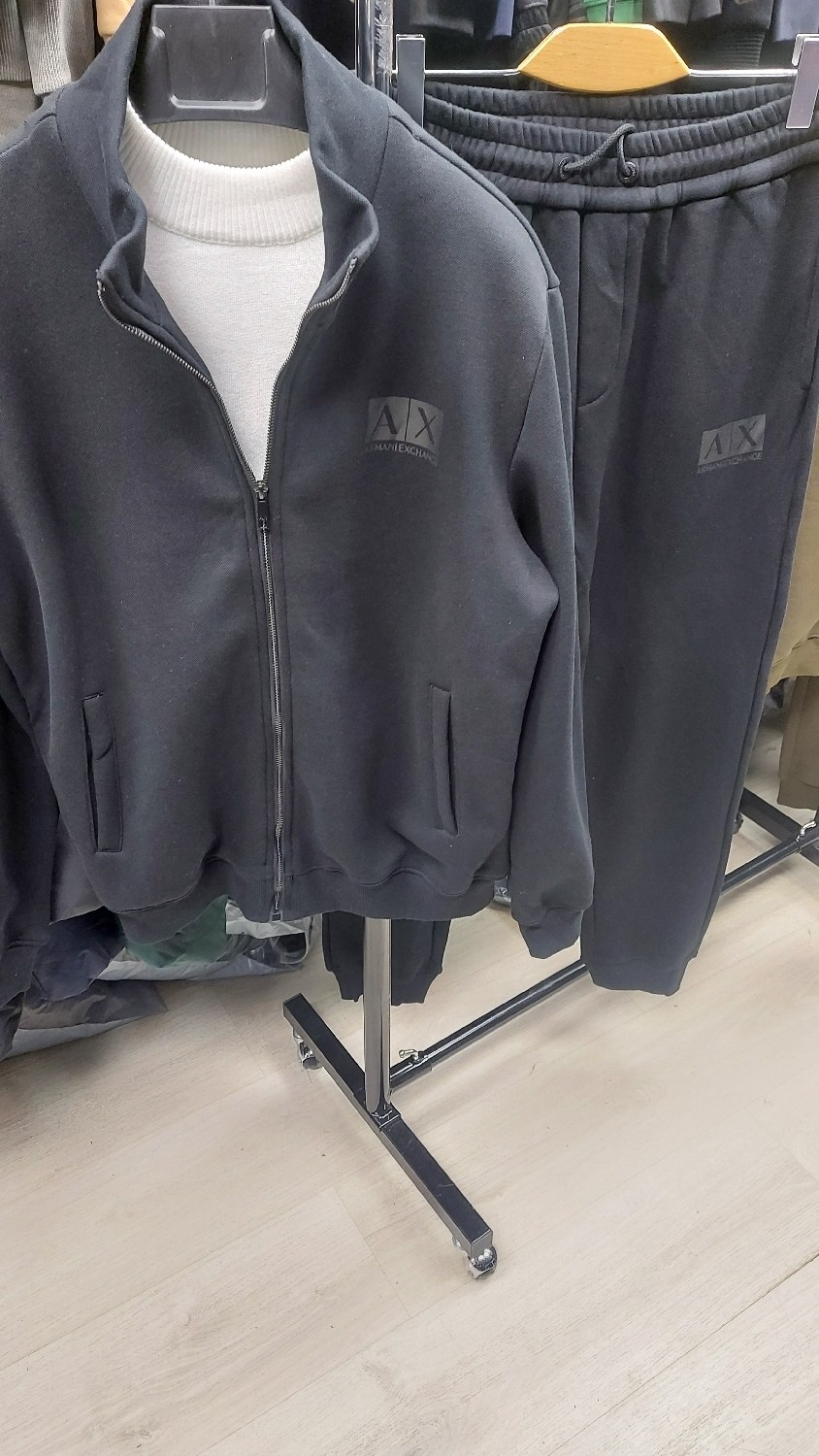 костюм спортивный armani,спортивный костюм emporio armani ea7,мужской спортивный костюм emporio armani,мужской спортивный костюм,спортивный костюм armani мужской