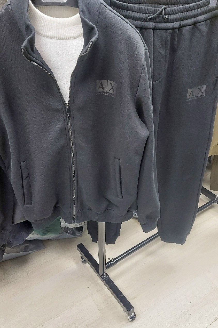 костюм спортивный armani,спортивный костюм emporio armani ea7,мужской спортивный костюм emporio armani,мужской спортивный костюм,спортивный костюм armani мужской