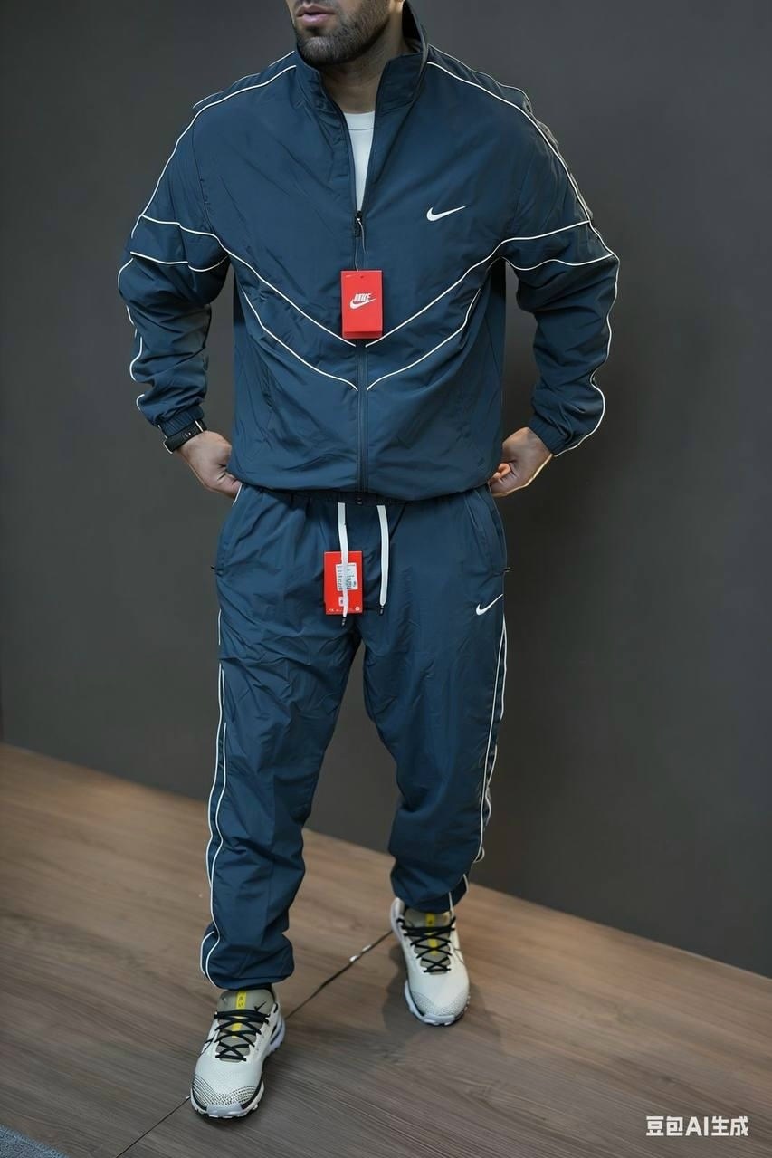 костюм найк мужской плащевка,спортивный костюм nike мужской плащевка,спортивный костюм nike,костюм nike из плащевого, водоотталкивающего материала в стиле 90-х,спортивный костюм для мужчин плащевка