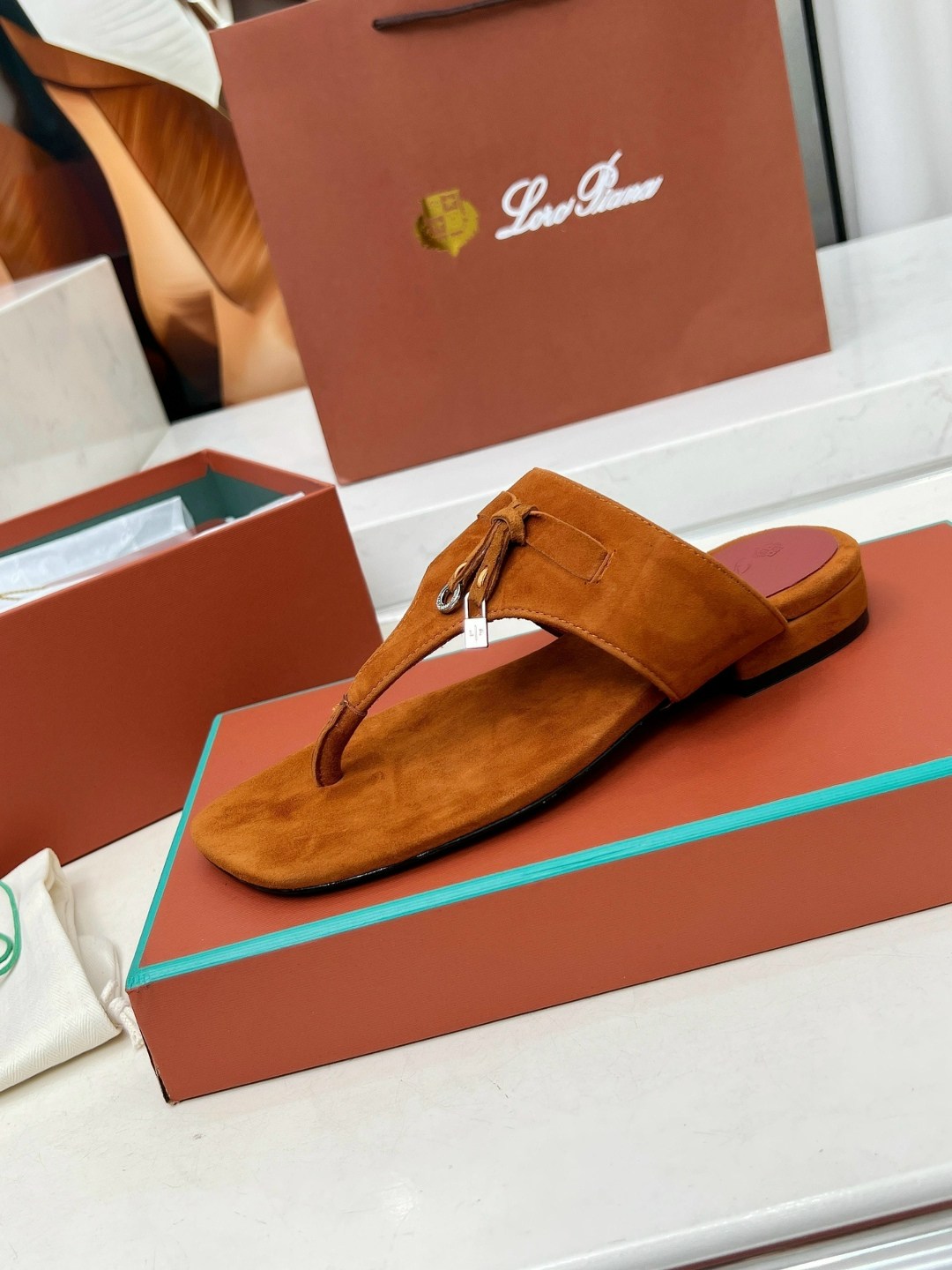 босоножки loro piana,летние шлепанцы,,кожаные босоножки,женские шлепанцы